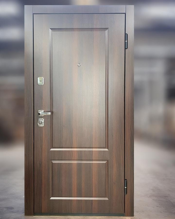 Квартирная входная дверь