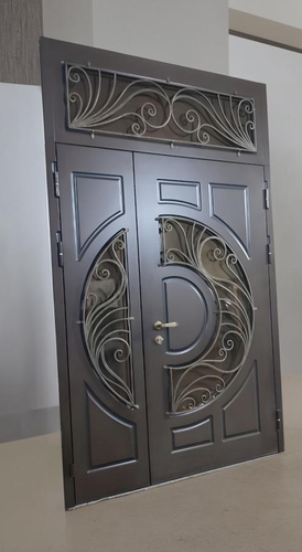 С коваными решетками