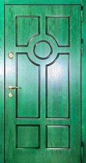 Входная утепленная дверь с терморазрывом и отделкой из зеленых окрашенных плит МДФ RAL