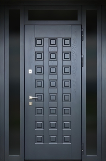 Нестандартная термодверь с остекленными боковыми вставками и отделкой МДФ шпон Нестандартная термодверь с остекленными боковыми вставками и отделкой МДФ шпон